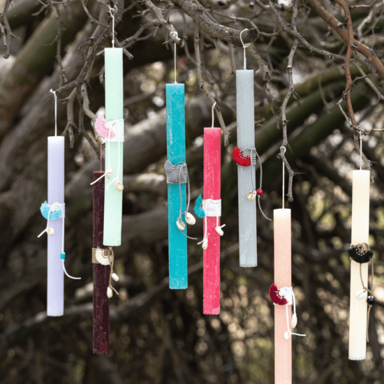 WAKS Easter candles Χειροποίητες Πασχαλινές λαμπάδες με ξύλινα οικολογικά στολίδια χάντρες και κεντήματα