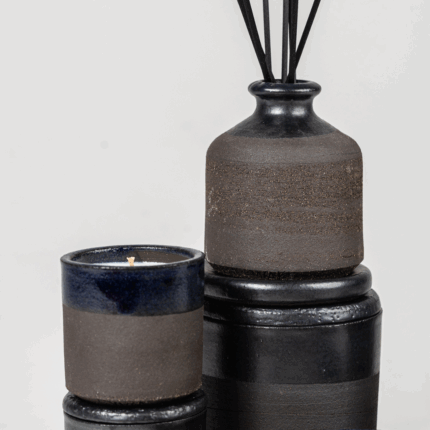 Stoneware in Black Clay / Ενα φυτίλι -μικρό